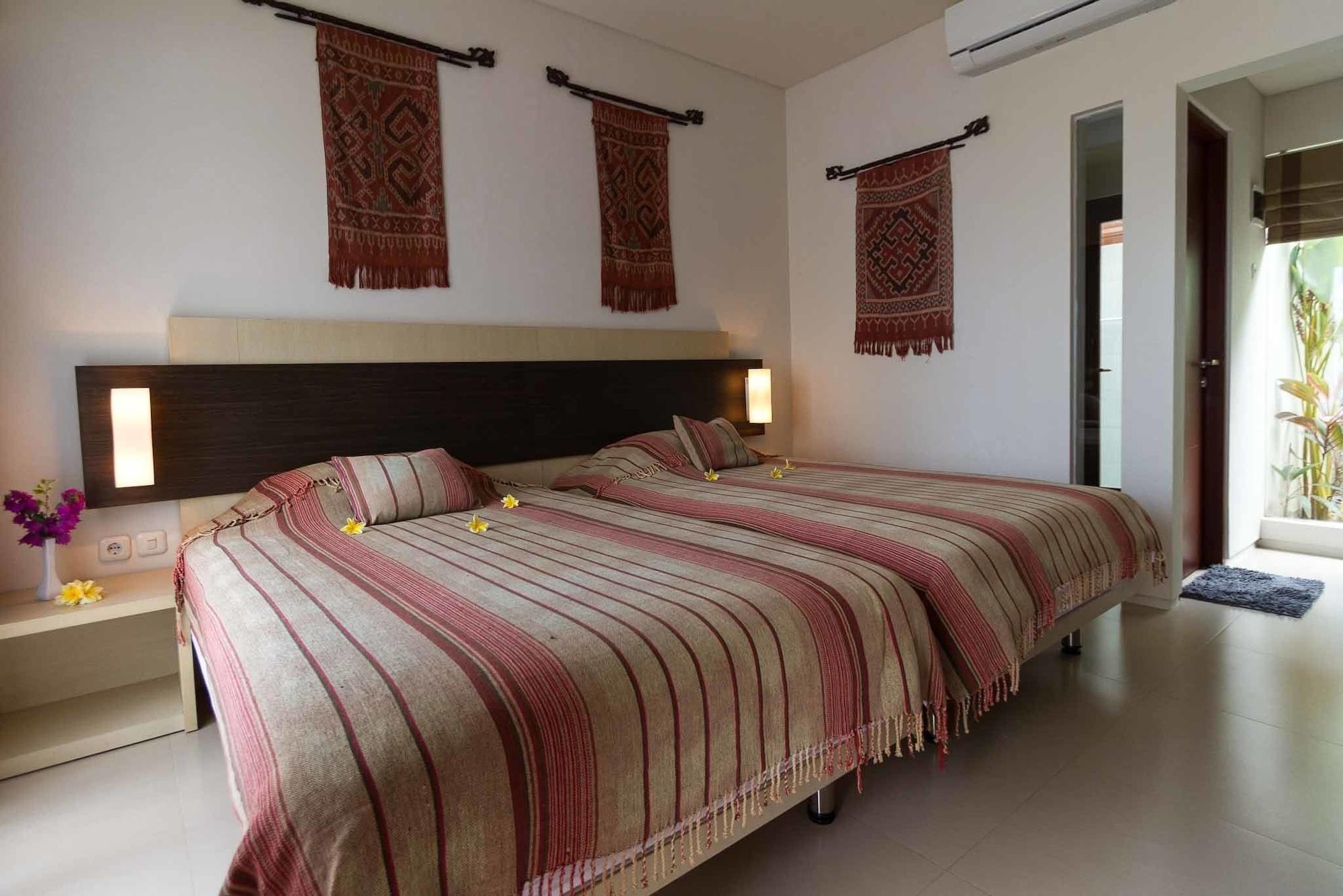 Villa Karingal Senggigi Eksteriør billede