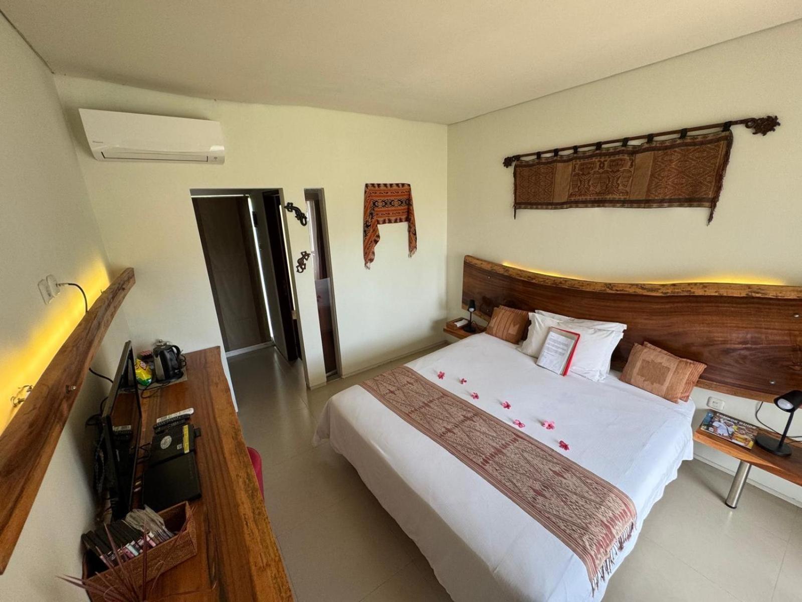 Villa Karingal Senggigi Eksteriør billede